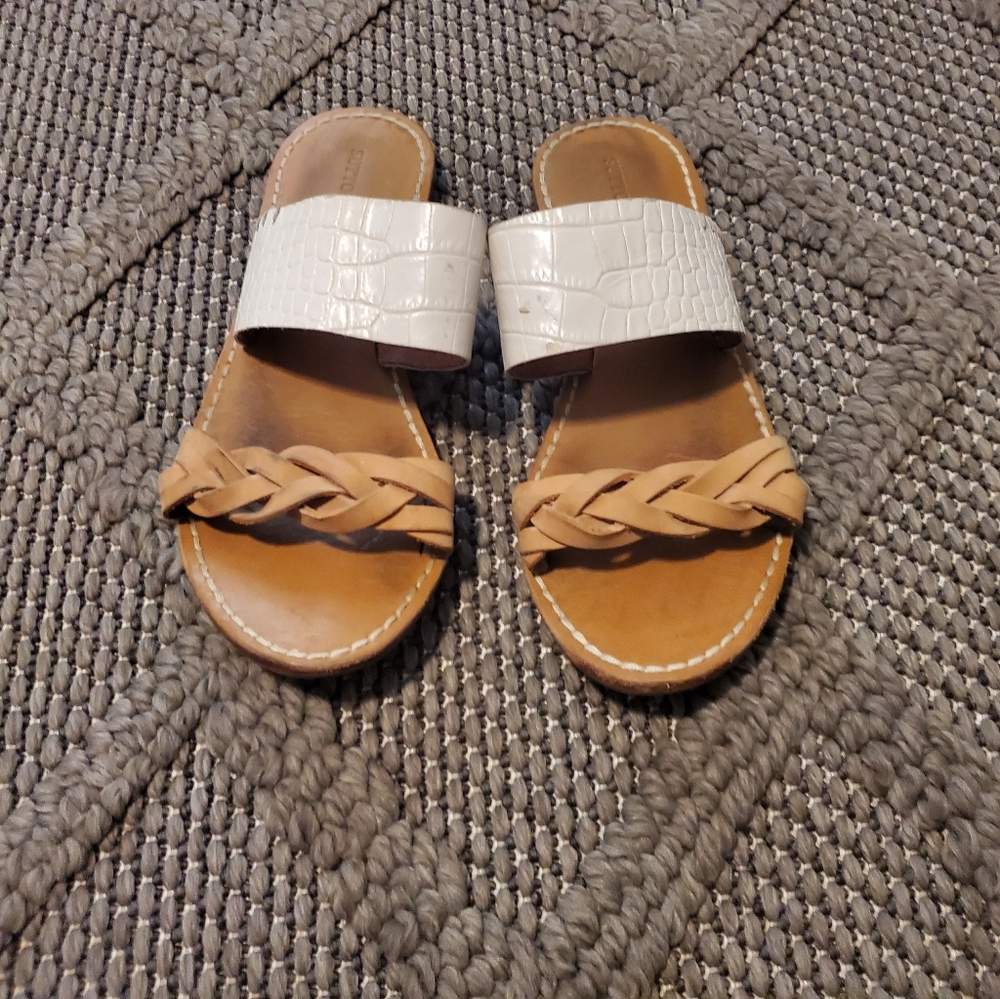 Sutton Studio white Leather Flat Sandals Shoes 7
